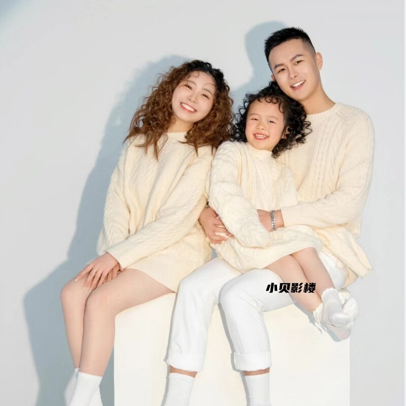 高端亲子装一家四口拍照衣服影楼