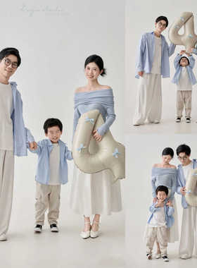小红书同款全家福摄影服装家庭装三口亲子装影楼拍照蓝色清新套装