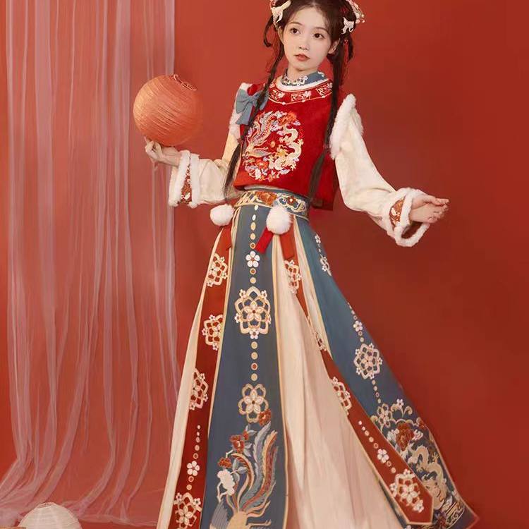 【喜乐】加绒改良明制汉服拜年服