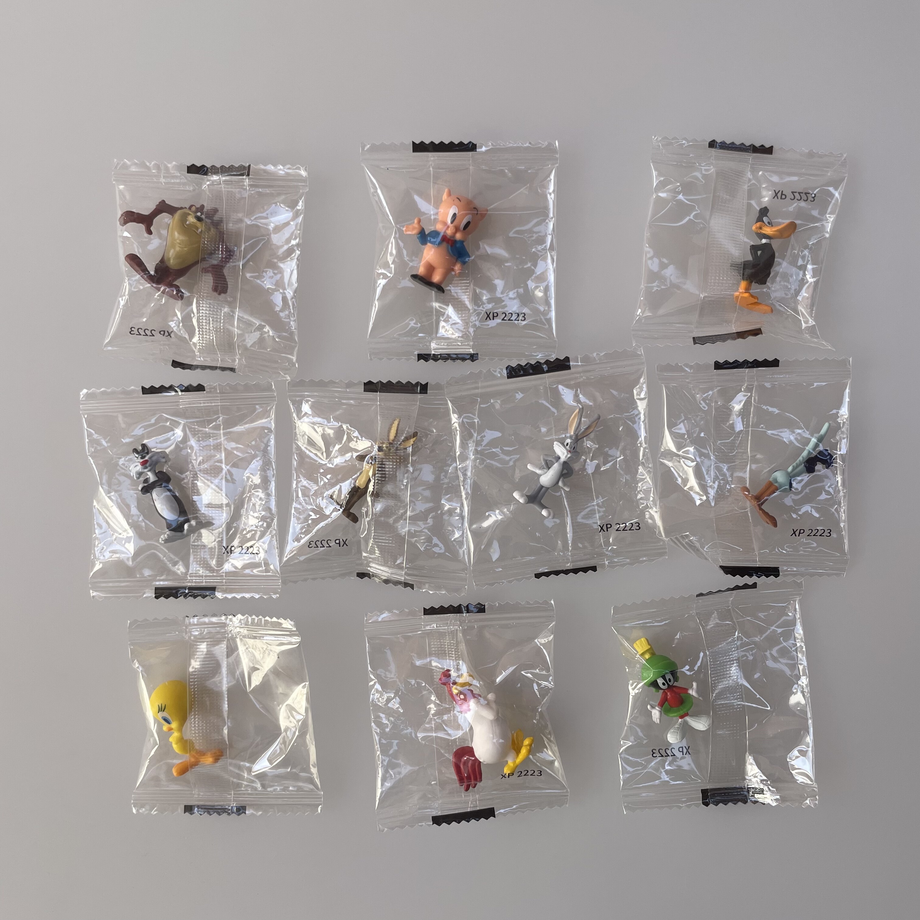 正版全新袋装 翠儿鸟 达菲鸭 崔弟 傻大猫 兔八哥 公仔摆件扭蛋