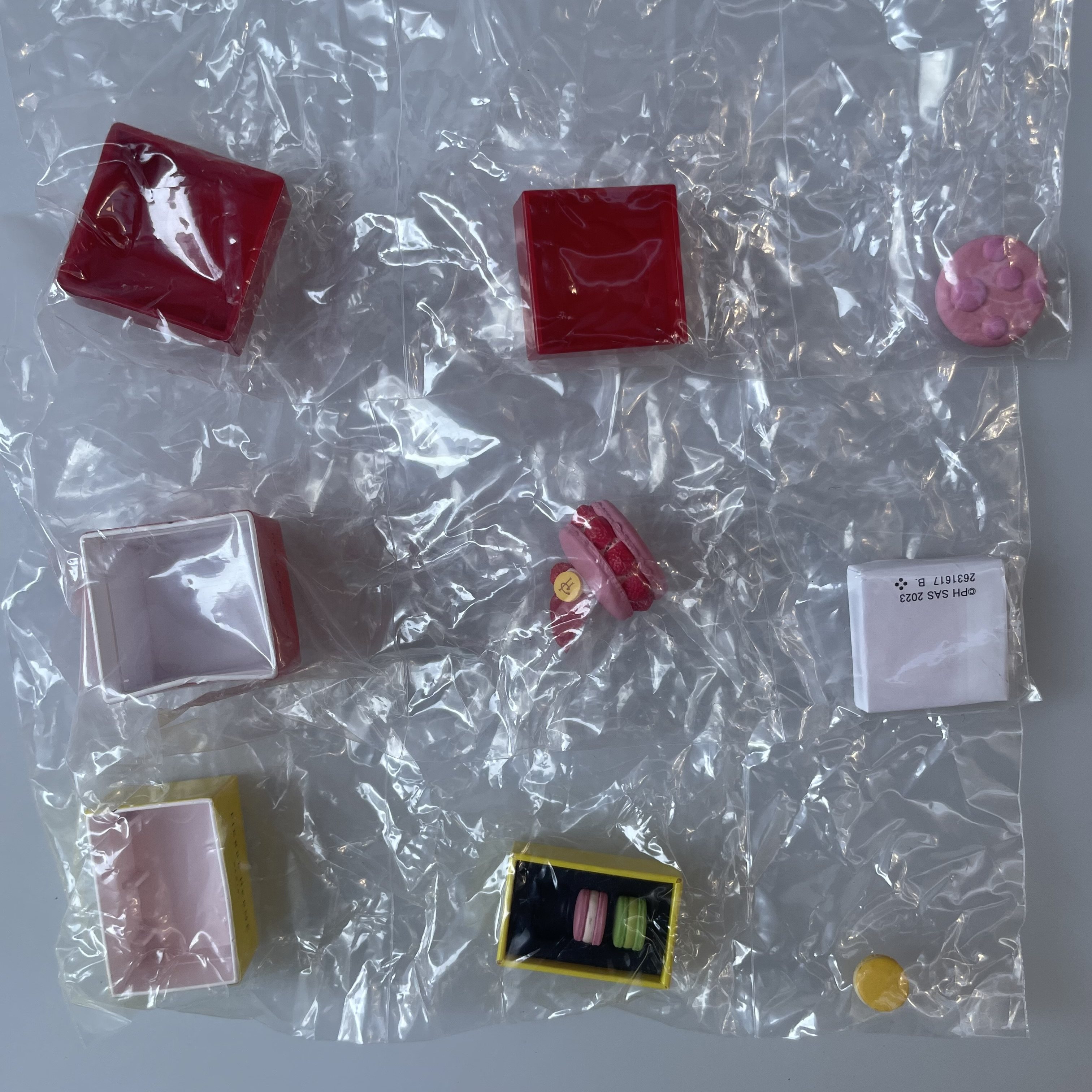 正版散货 万代仿真巴黎皮耶艾曼联名马卡龙蛋糕松饼微缩模型食玩