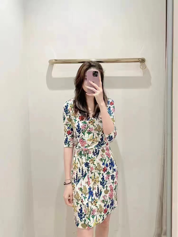 浪漫时尚A字针织真丝彩色花卉