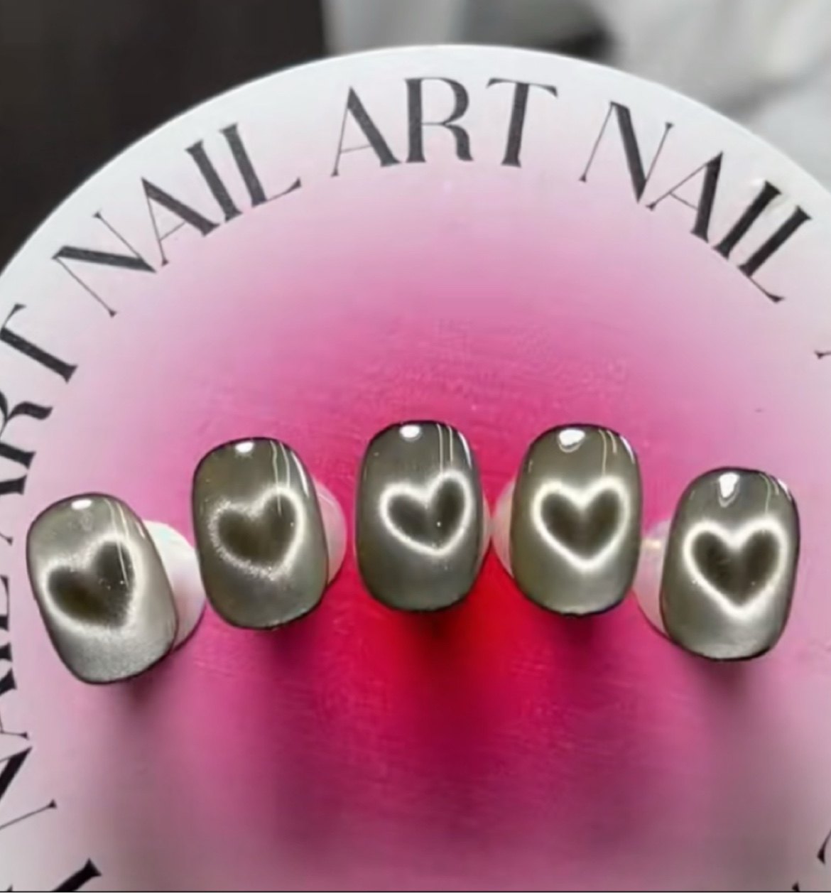 黑色爱心闪动猫眼纯手工穿戴甲光疗甲简约气质百搭2024新款可拆卸