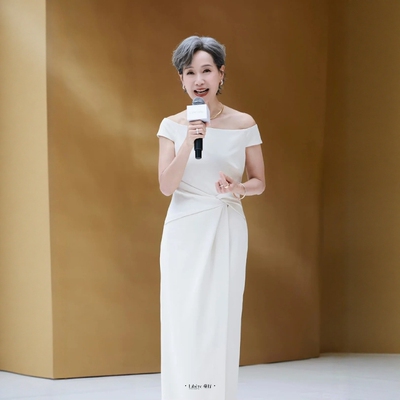 高端定制叶童同款白色一字肩褶皱礼服裙女长款修身优雅简约连衣裙