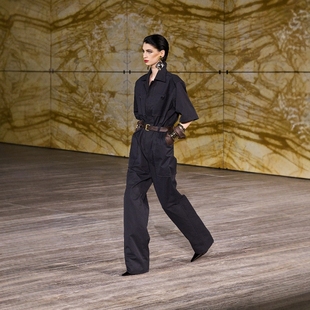 初茵高级定制走秀工装连体裤2025新款女时尚通勤日常百搭可穿休闲