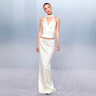 高级定制欧美明星贝拉同款米白色V领露背礼服套装裙修身性感时尚