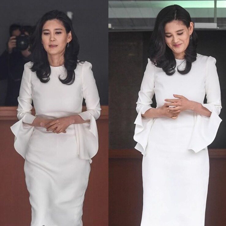 温柔优雅淑女白色连衣裙喇叭袖