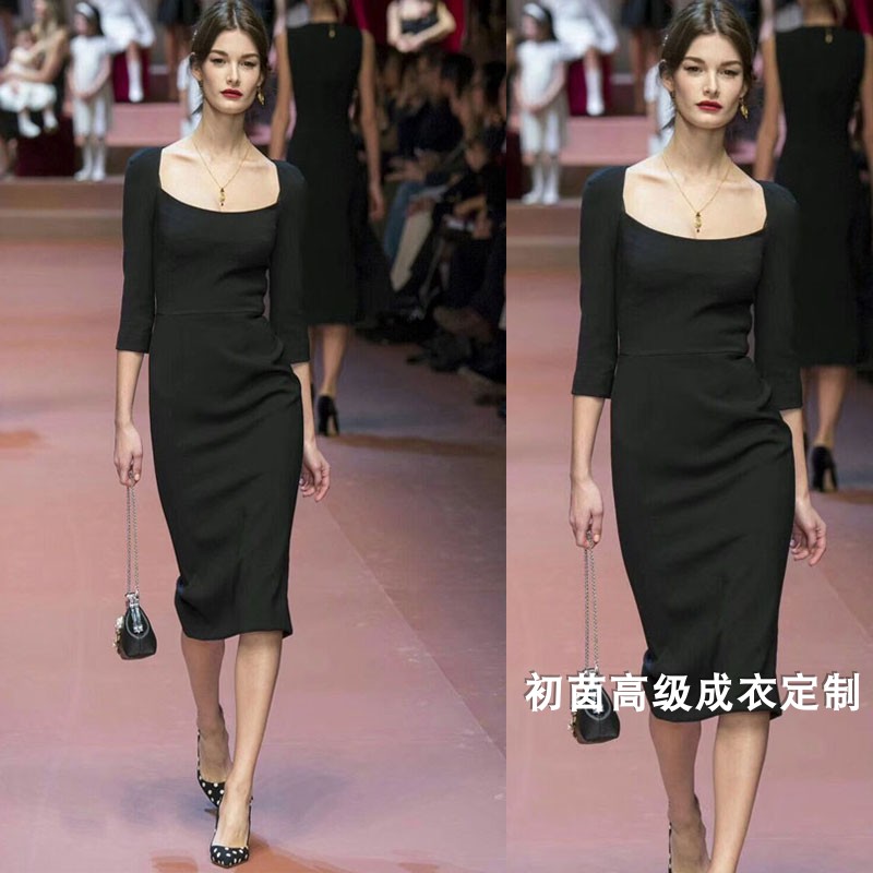 高级定制走秀黑色大圆领修身包臀显瘦连衣裙女中长款优雅小黑裙夏