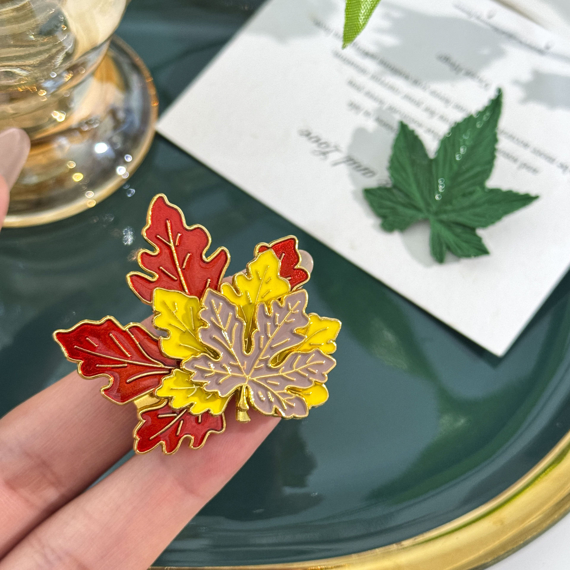 撤柜韩款气质精致复古树叶高档枫叶胸针优雅气质大衣别针胸花衣饰
