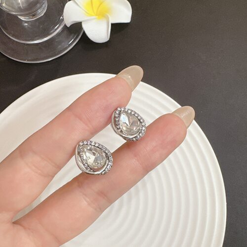 德国轻奢高级感水钻水滴耳环耳夹女锆石耳钉女爆款小众华丽设计高