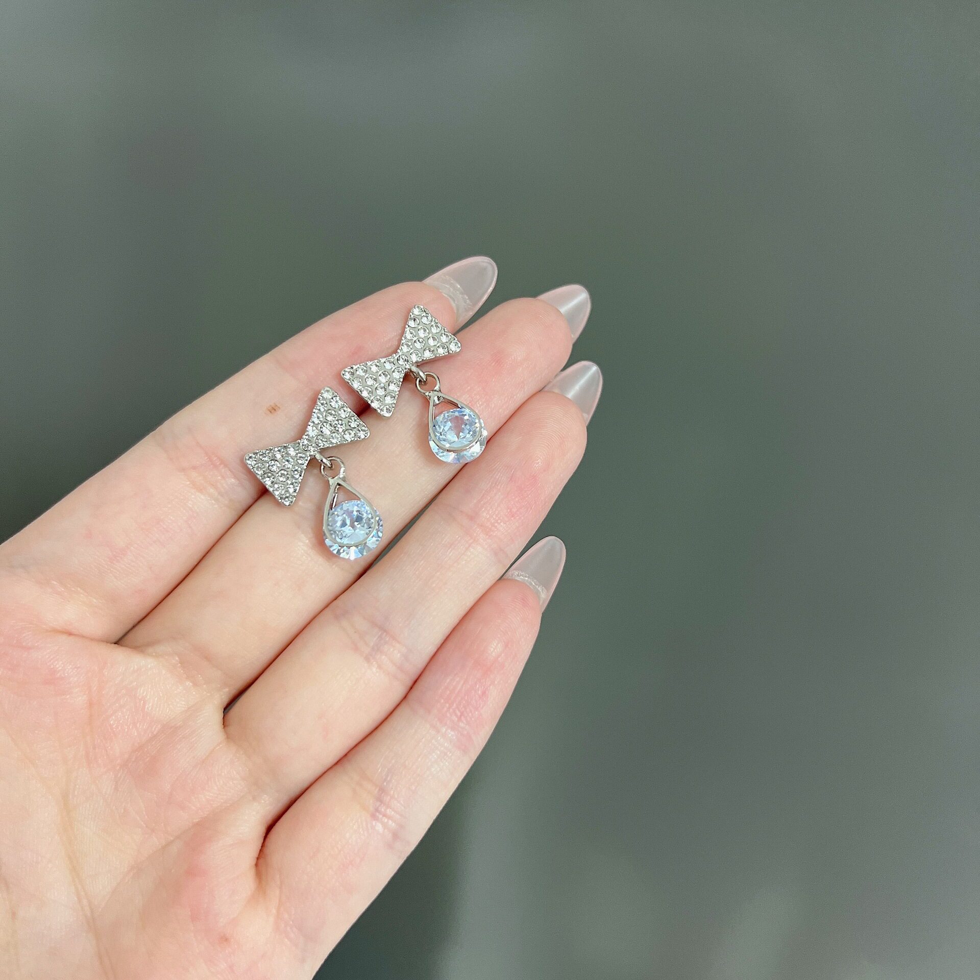 撤柜韩式精美超闪满钻蝴蝶结锆石耳钉小巧简约轻奢高级感气质百搭