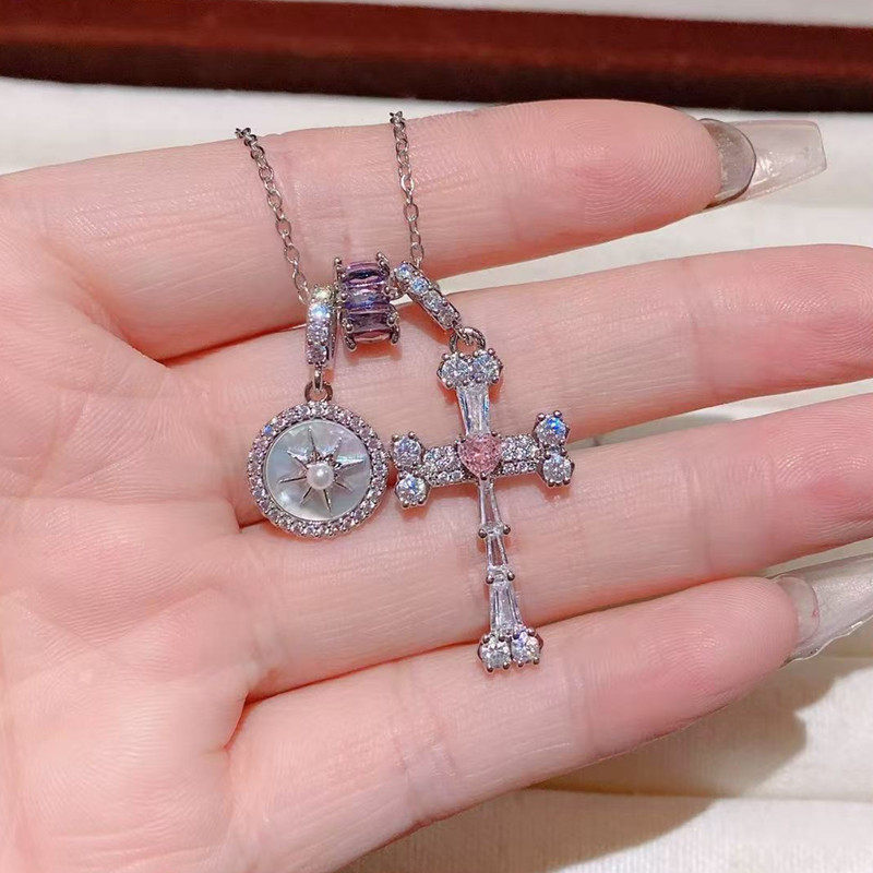 撤柜闪钻八芒星紫粉钻十字架项链女款轻奢复古甜酷锁骨链配饰