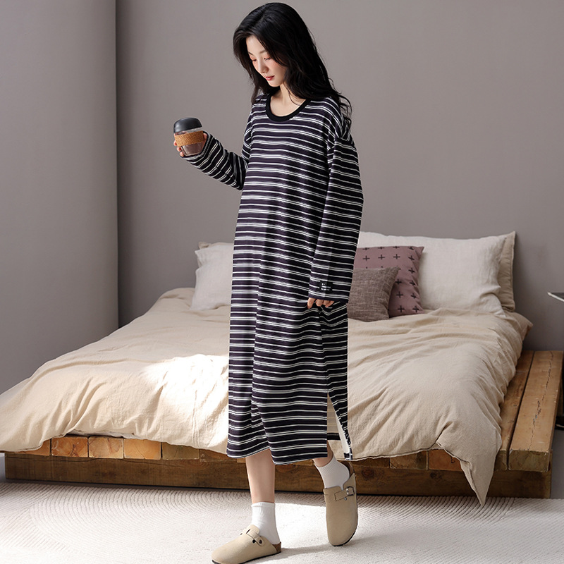 撤柜德绒睡衣女新款长袖薄绒带胸垫睡裙简约休闲可外穿连衣裙