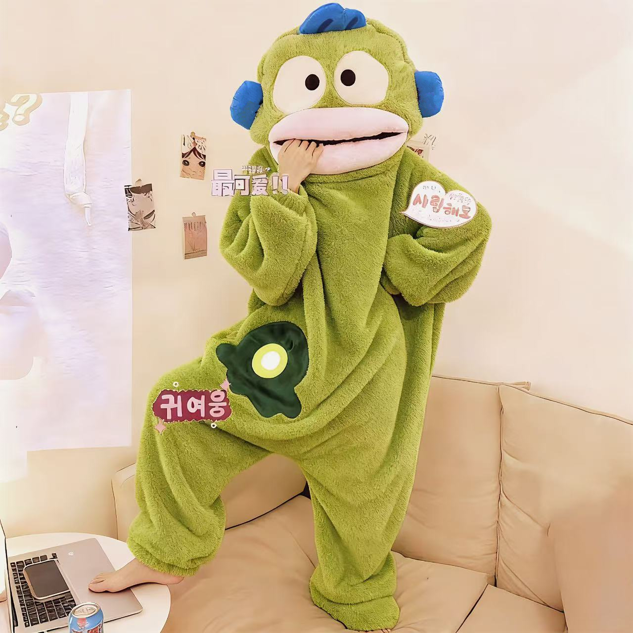 丑鱼可爱搞怪连体睡衣女款法兰绒秋冬季加厚珊瑚绒小丑鱼卡通奇葩