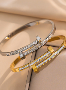 时尚潮流个性钉子手镯微镶锆石小众设计精致钛钢手环女士高级