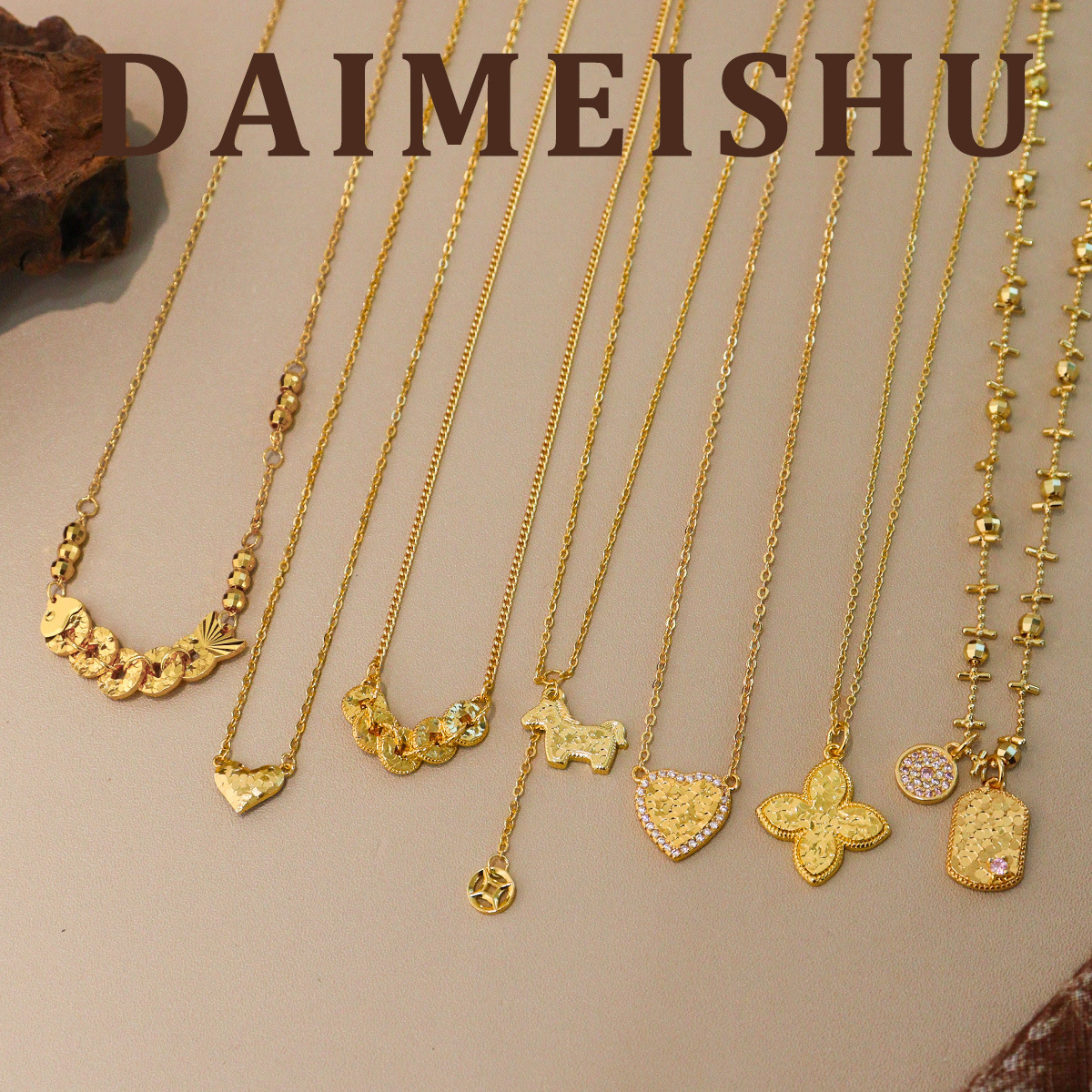 时尚精致小巧爆闪碎冰冰龙鳞钱币吊坠项链轻奢感百搭锁骨链女