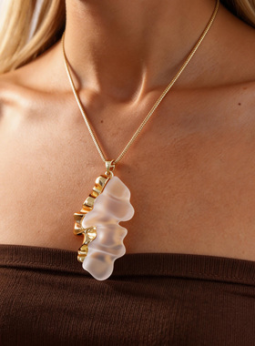 欧美跨境几何褶皱树脂项链轻奢小众不规则锁骨链时尚百搭项饰