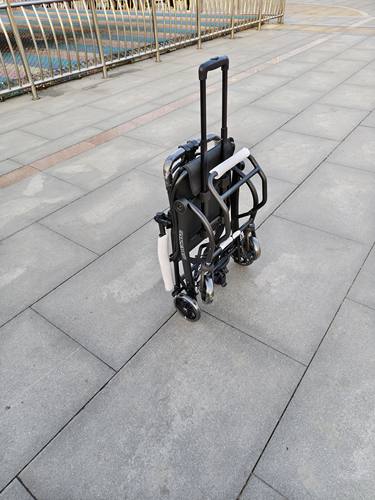 非常轻的一款铝合金旅行推车有手拉杆带老人孩子旅游通用折叠便携