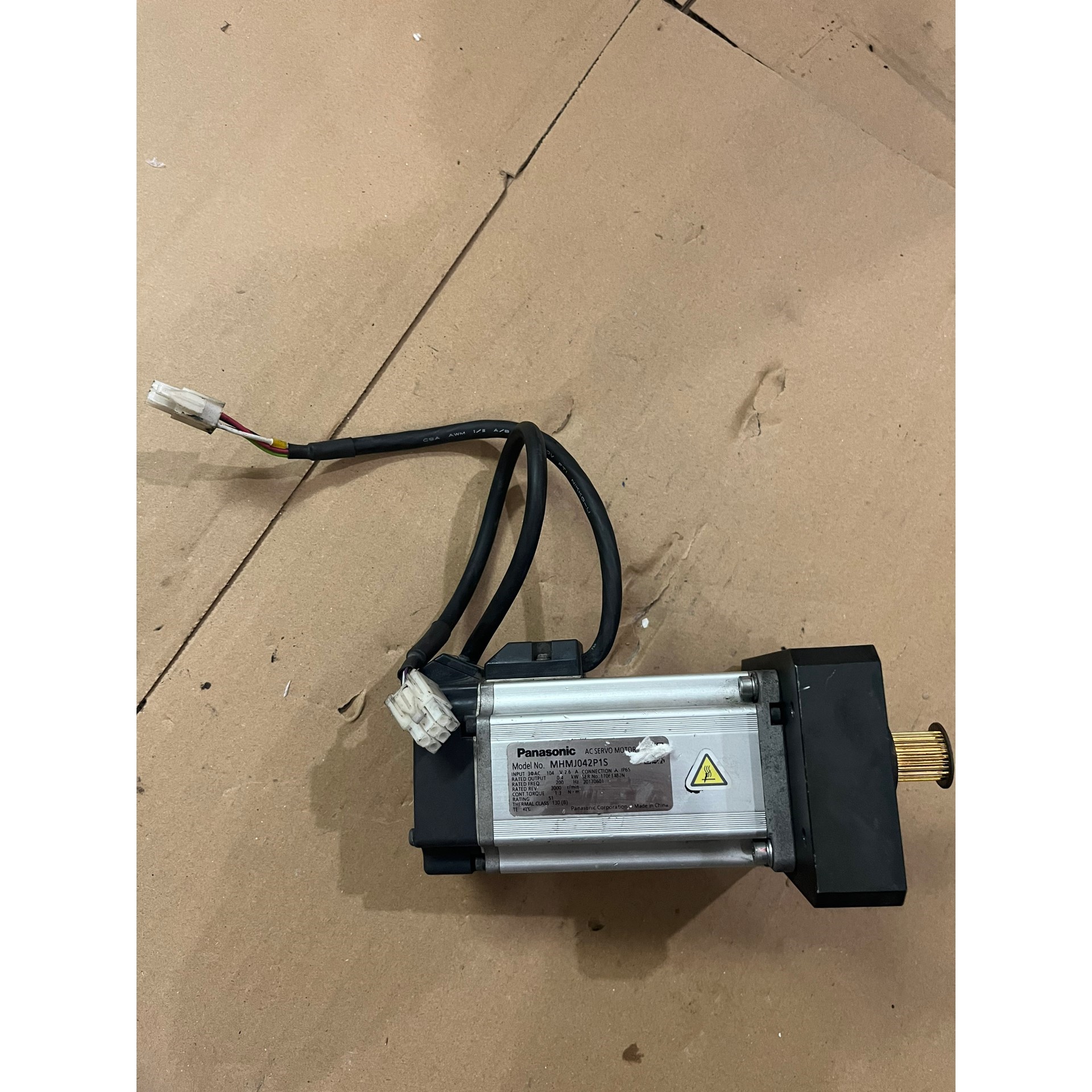 MHMJ042P1S松下400W电机实物图拍摄功能包维修咨询