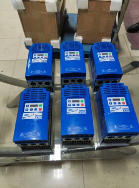 ESV752N04TXB全新无原包装伦茨变频器SMV 7.5 备件议价