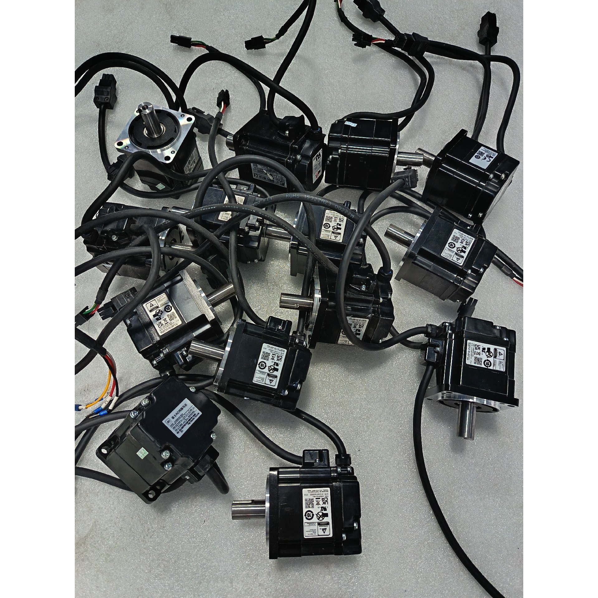 富士AC伺服电机型号GYB201D7-RC2200W成议价 维修