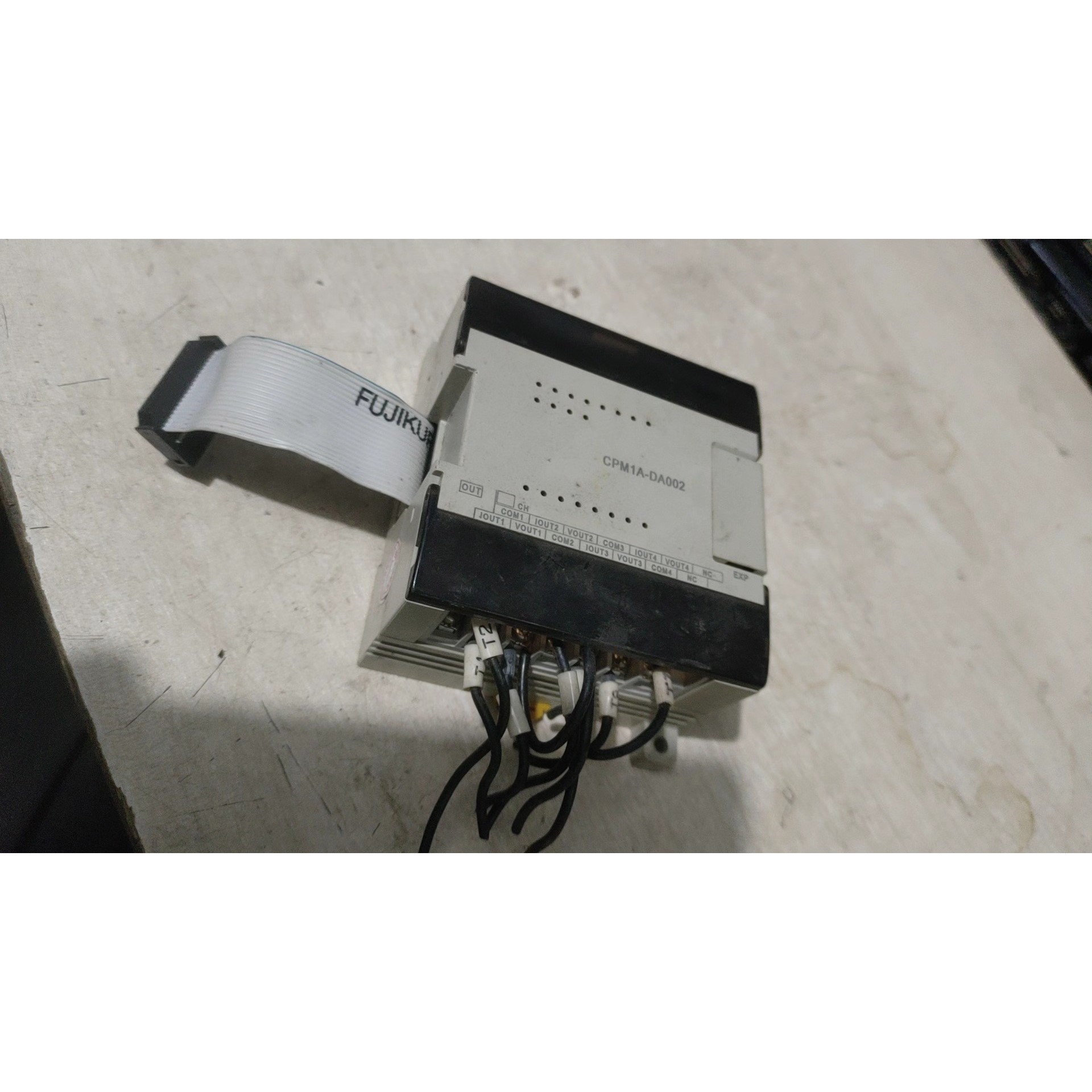 欧姆龙 CPM1A-DA002   功能正常 成色如图 议价 维修