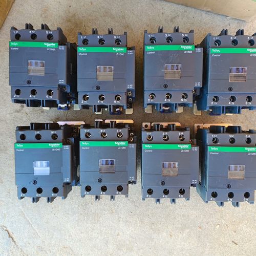 施耐德接触器LC1D95Q7C数量4台,全新原装正品,新款黑维修咨询