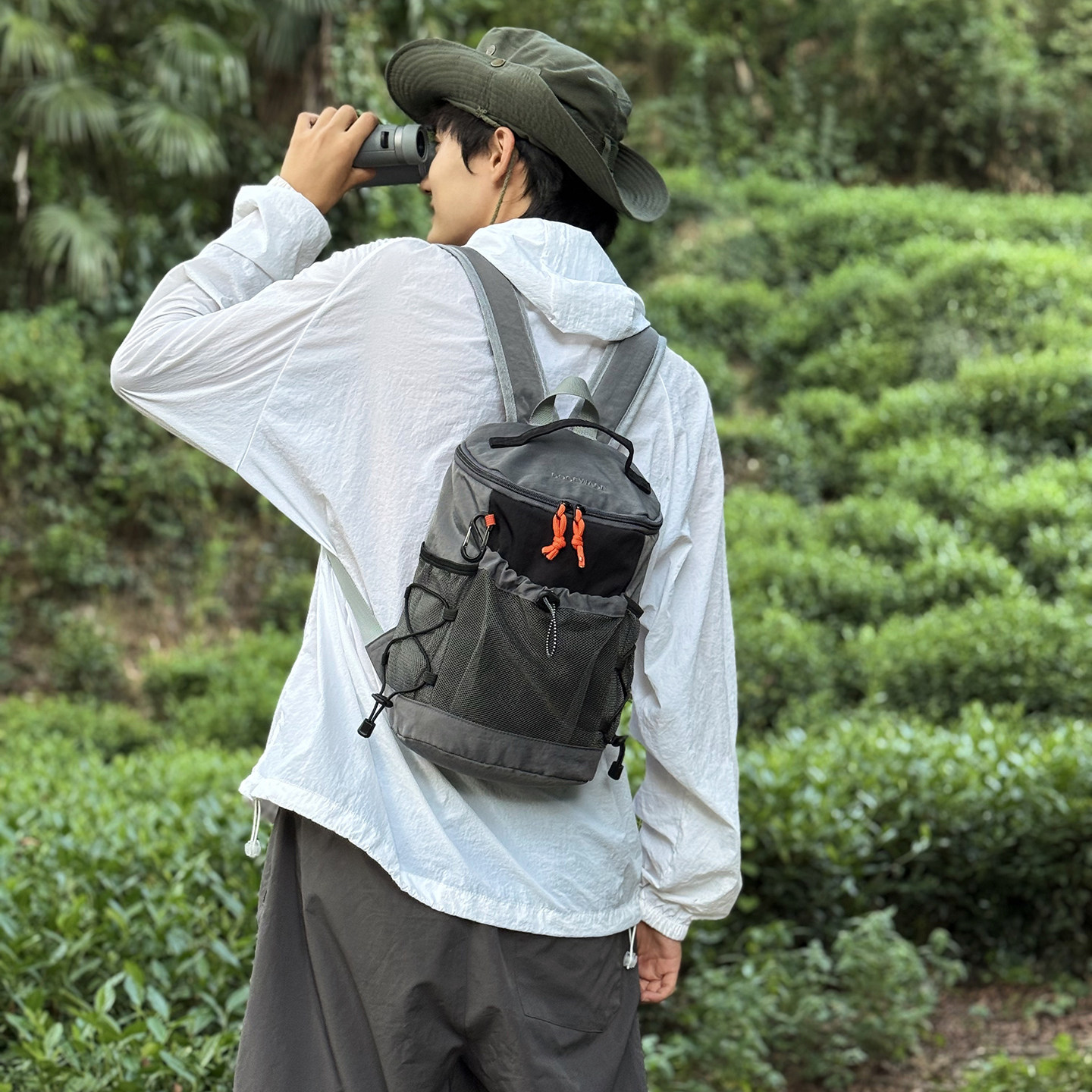 红鹮鸟轻便户外徒步登山双肩包旅行出游背包简约运动包休闲小书包