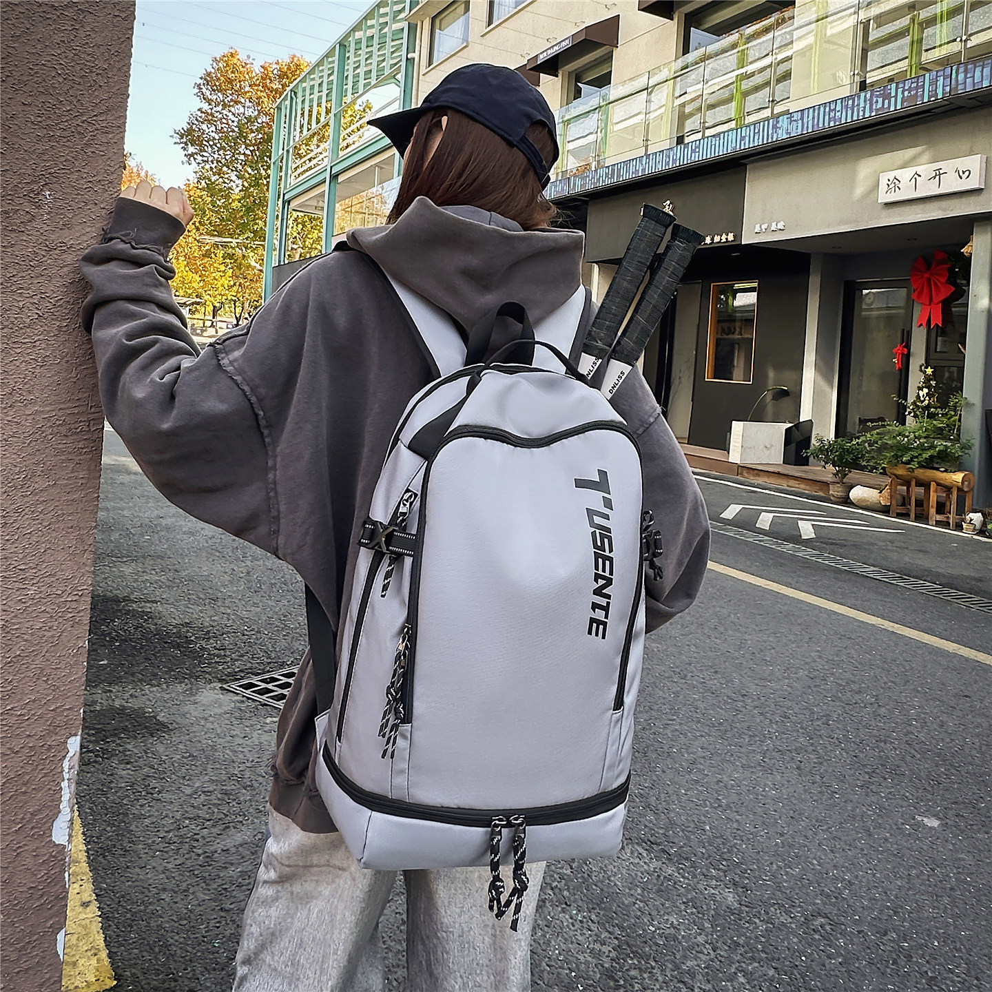 红鹮鸟羽毛球双肩包男女户外运动大容量旅行背包防水轻便书包潮