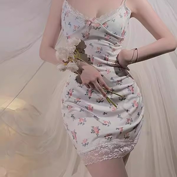 小碎花撞色蕾丝吊带睡裙清新纯欲风包臂短裙情调低胸性感蕾丝睡衣