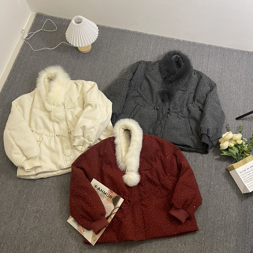 麦莎-瘦小个子时髦烫钻保暖羽绒服外套(配可拆真狐狸毛毛领)Z65-1