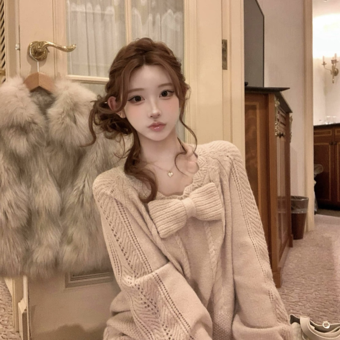 ARE STUDIO-柔风蝴蝶结宽松软糯套头毛衣+显瘦休闲短裤套装17597