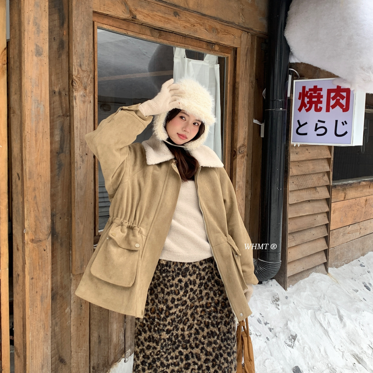 RS.WHMT-韩版撞色羊羔毛翻领拼接麂皮绒羽绒服(含50白鸭绒)Q2013