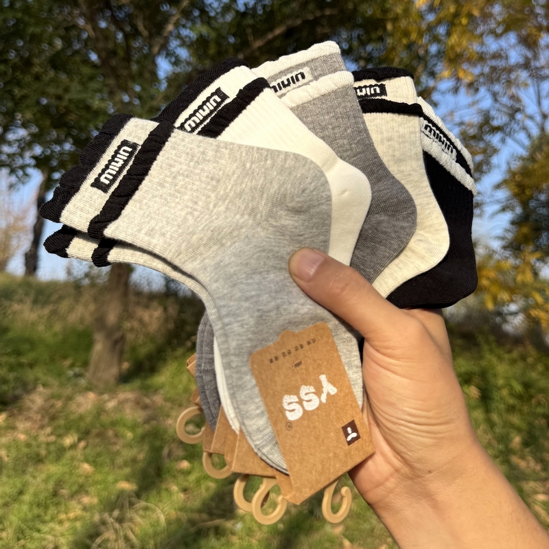 秋冬新款1-12岁男女同款精梳棉百搭ins风休闲款中筒学生袜