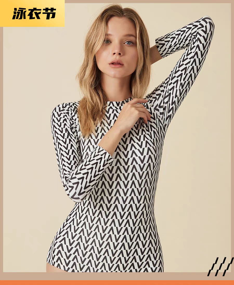 AMLLIVE时尚长袖修身泳衣女三角显瘦保守防晒温泉连体抗氯泳装