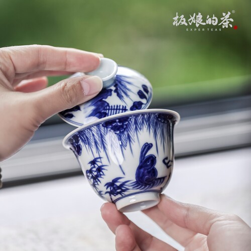 景德镇青花陶瓷小酌斋兔子望月盖碗泡茶器手绘家用功夫茶具90ml