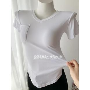 MISS 小白T恤上衣 纯欲性感辣妹V领口袋弧形修身