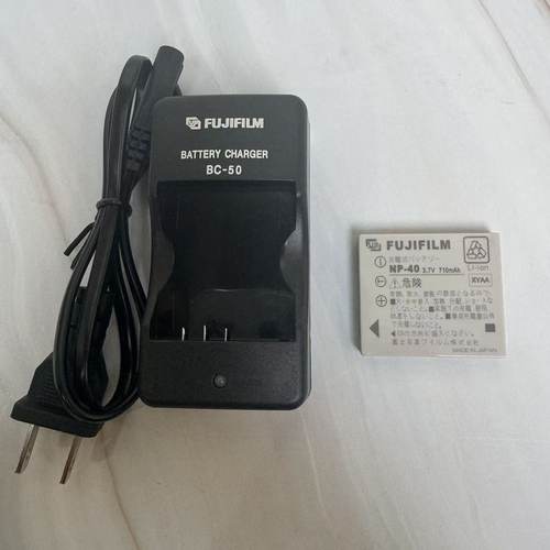 适用富士F700 F710 F650 F810 J50 V10 Z2 Z3相机NP-40电池充电器