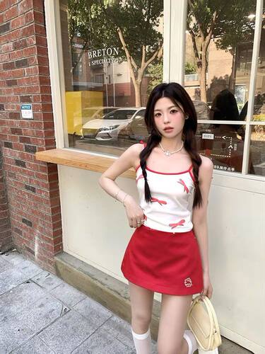 辣妹包臀裙夏季新款纯欲可爱红色a字半身裙女设计刺绣防走光短裙