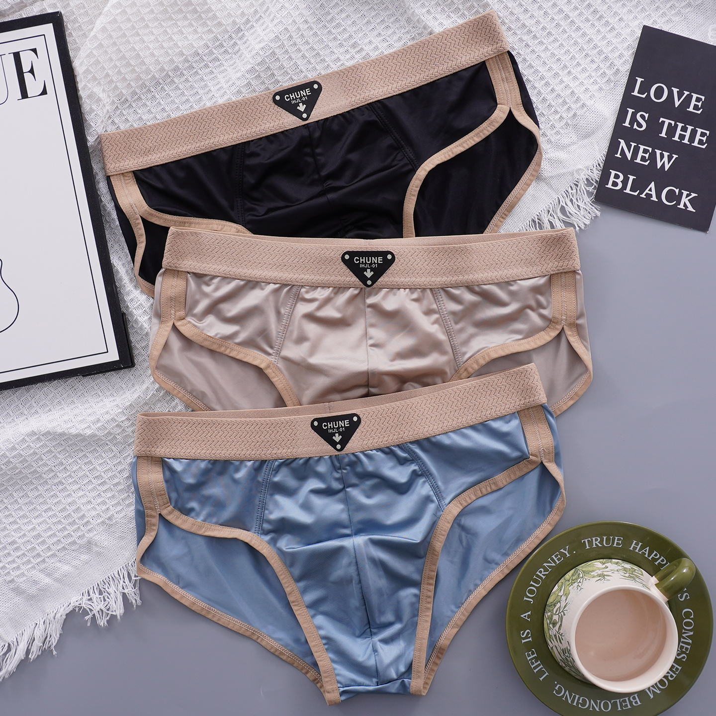 小江家~内裤男士青少年冰丝三角裤轻奢缎面男生夏季薄款三角短裤