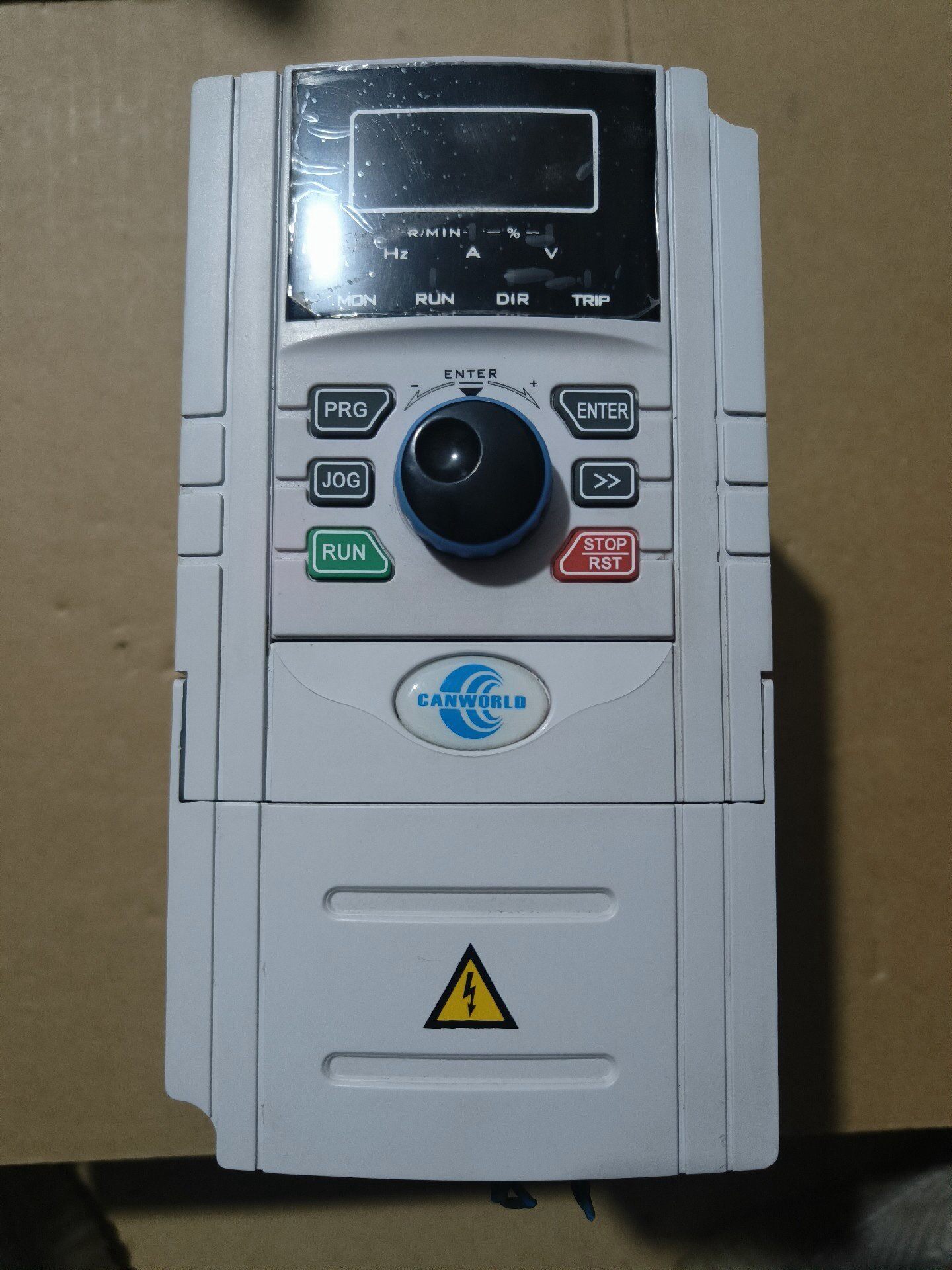 拆机8成新,康元变频器一台,cde360-4t1r5g/2r