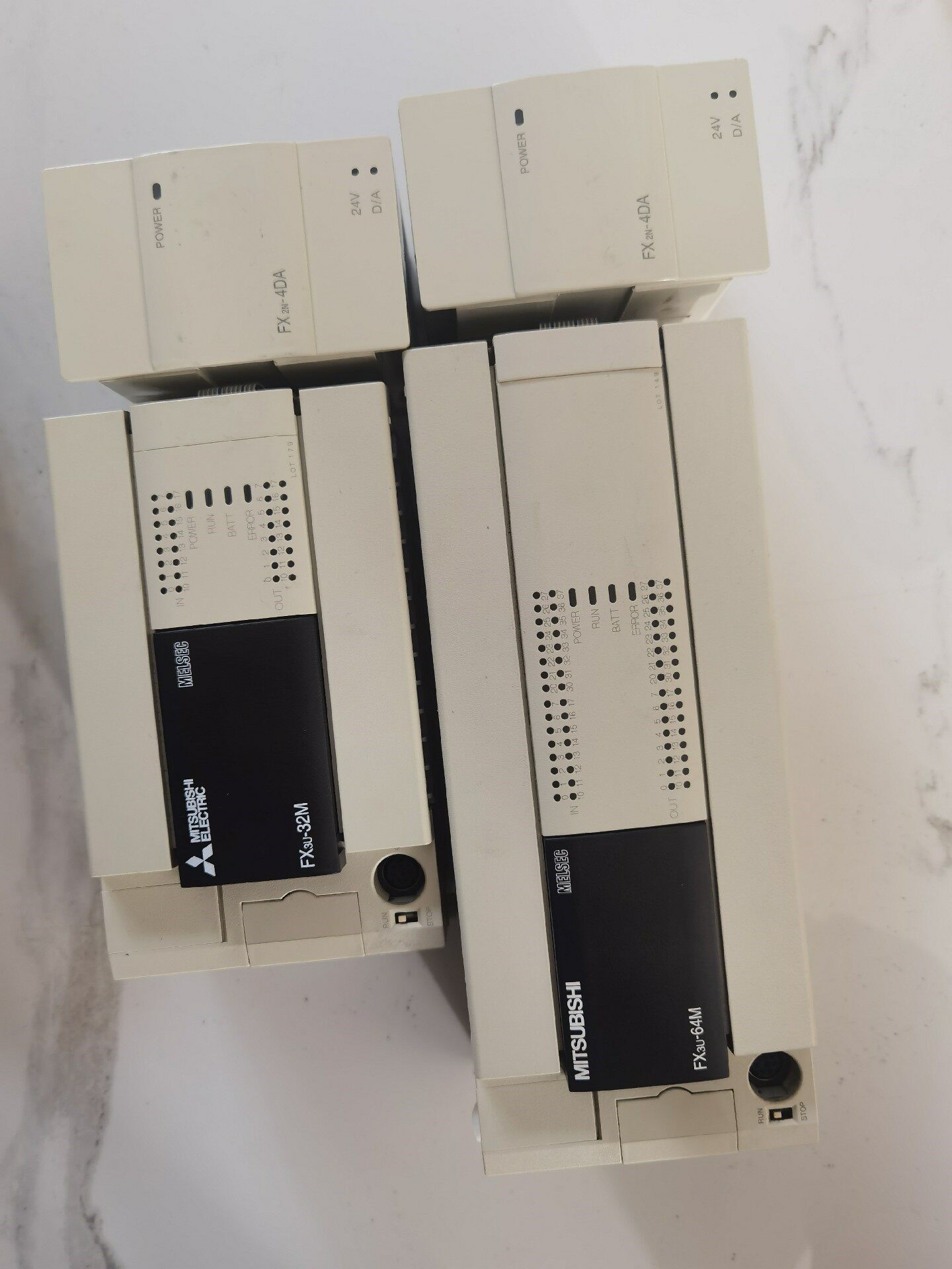 三菱plc    fx3u-64mt/es-a一台 fx2n