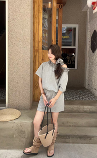 2025夏季 甜美斜肩木耳邊T恤 松緊腰半身裙設計發(fā)圈套裝 女8333 新款