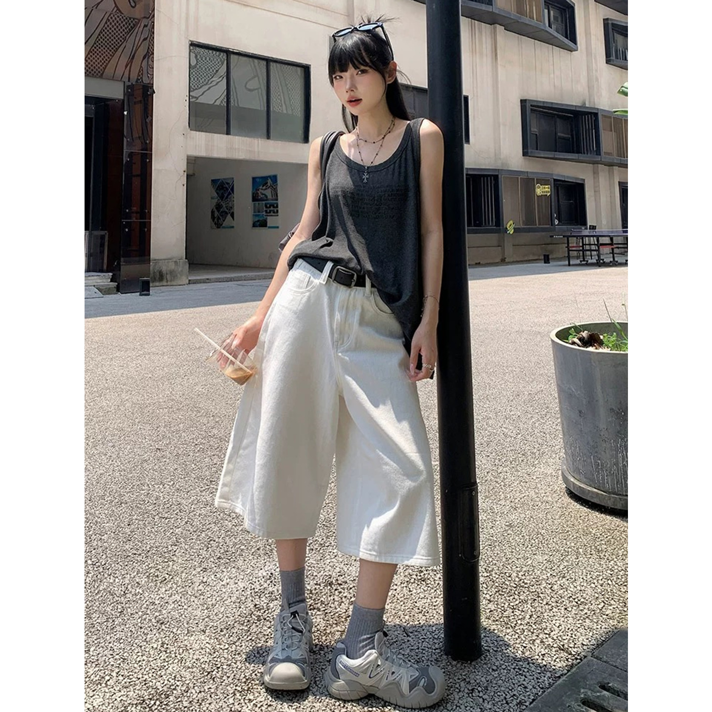 白色直筒七分牛仔短裤女秋冬秋季2026新款高腰宽松休闲阔腿中裤子