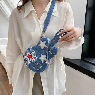 2024辣妹小众设计感斜挎包个性吉他牛仔布包包女复古文艺单肩小包