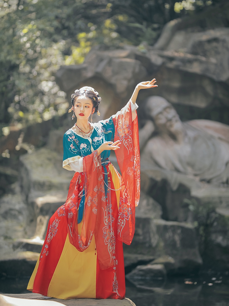 坦领半臂日常刺绣原创汉服