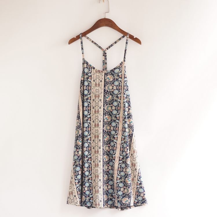 夏季露肩复古花朵吊带沙滩连衣裙