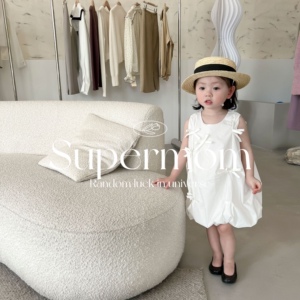 S uper家2026夏季新款女童韩版时髦连衣裙宝宝百搭无袖棉裙花苞边