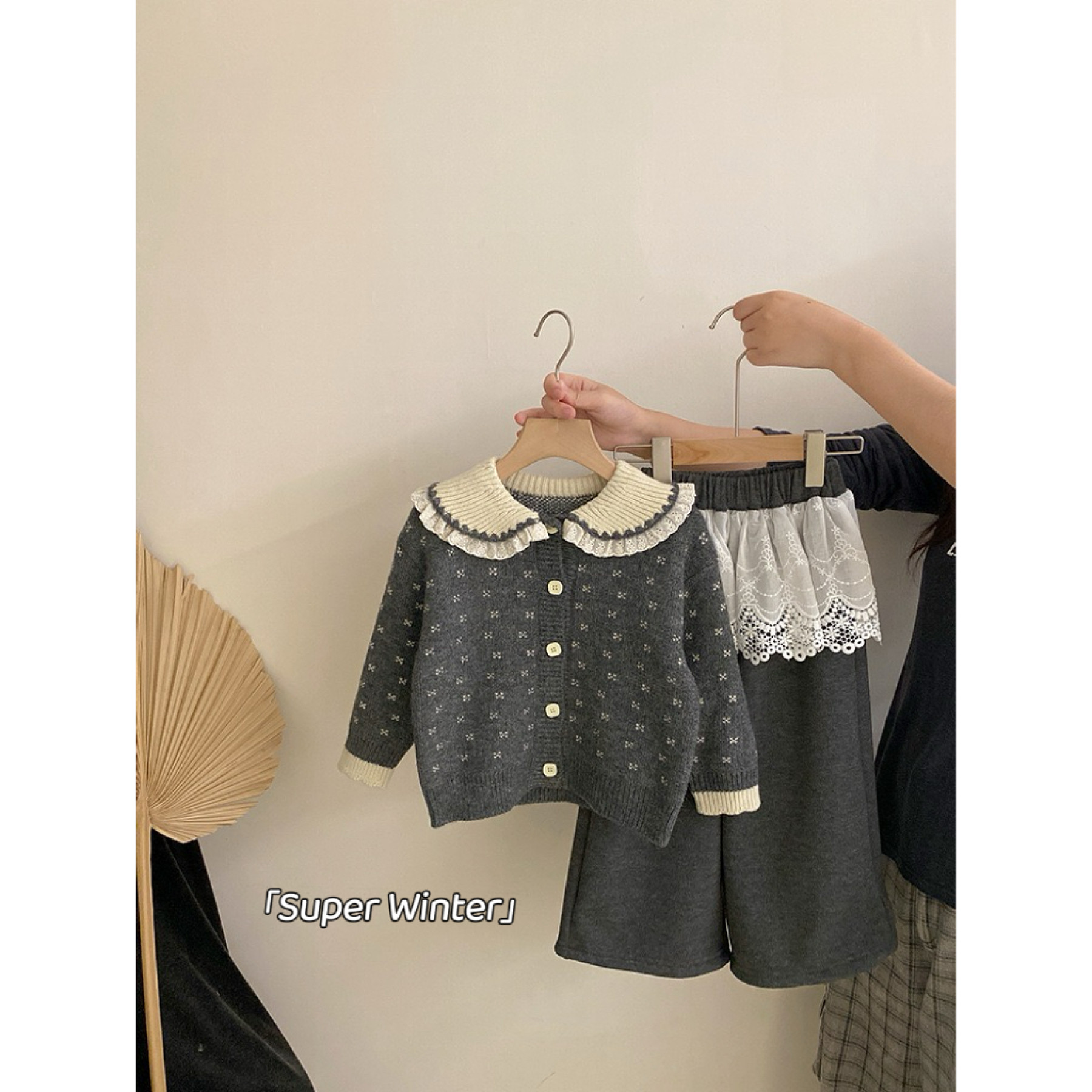 女童冬季新款韩版蕾丝提花娃娃领针织开衫外套碎花毛衣洋气两件套