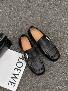 诗歌兰同款 一脚蹬乐福鞋 豆豆鞋 牛皮欧货 真皮流苏扣方头小皮鞋